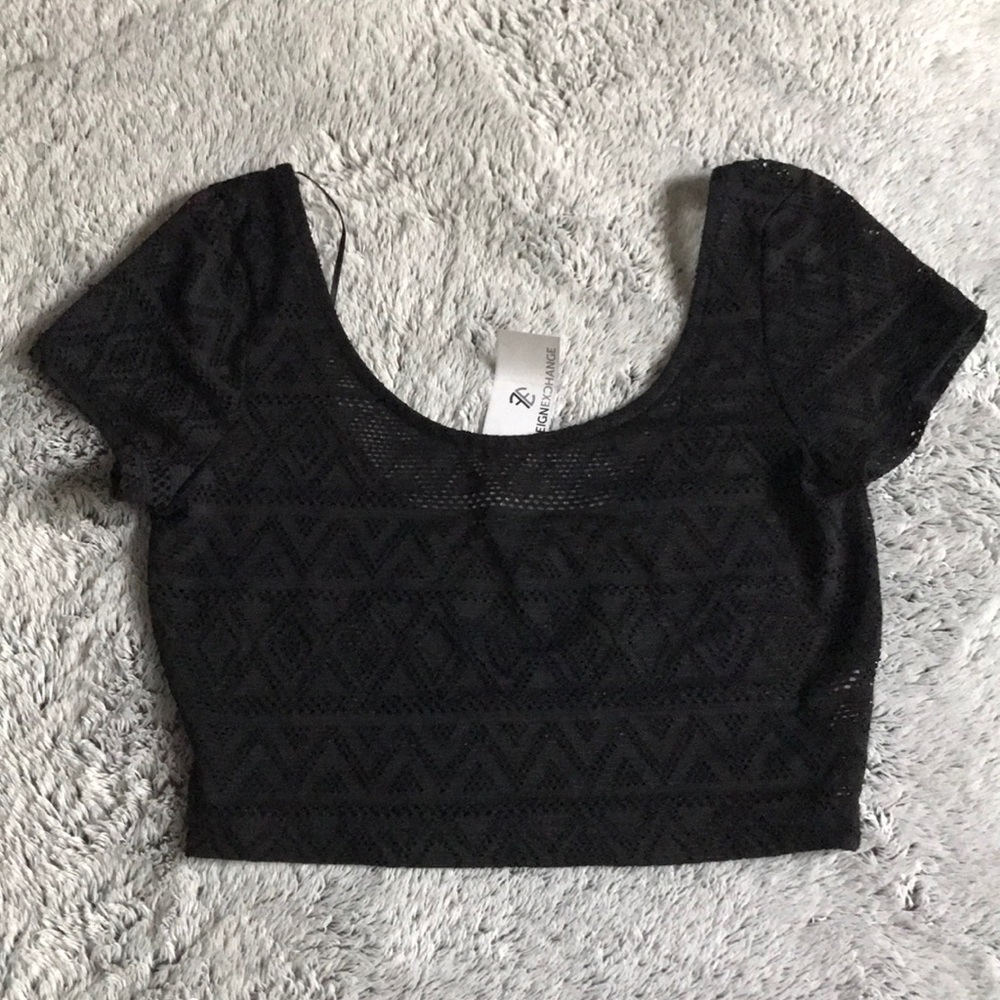 FOREIGNEXCHANGE - NWT - Scoop Neck Crop Top - Sz S